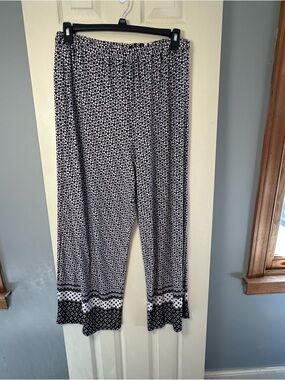 Unique Spectrum Black & White Patterned Wide-Leg Pants